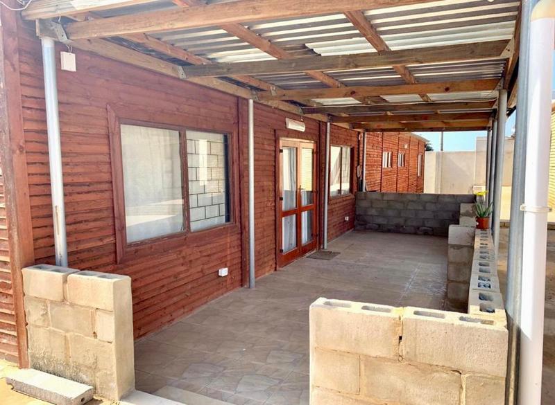 6 Bedroom Property for Sale in Chatsworth Western Cape